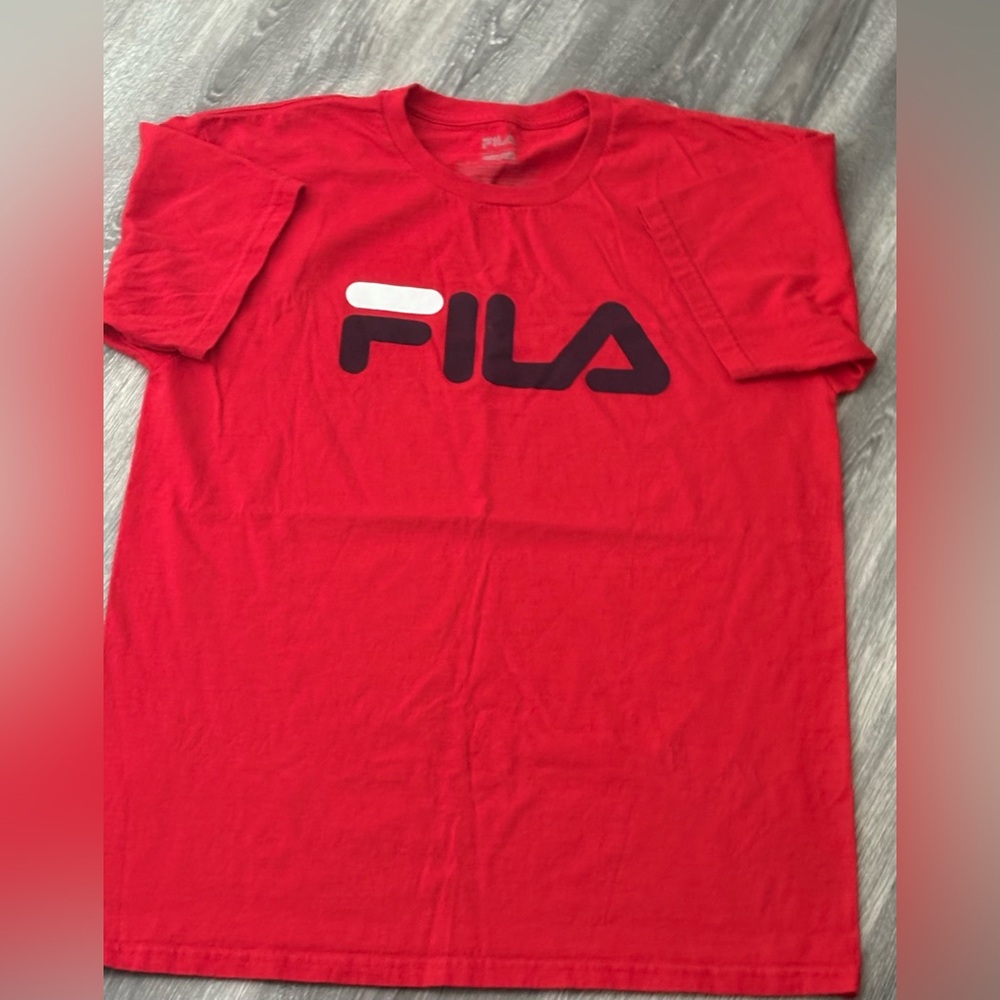 🔥 FILA Big Logo Graphic Tee — Red — Size L — EUC 🔥